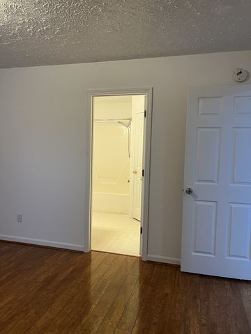 2047 Horncastle Dr, Murfreesboro, TN 37130