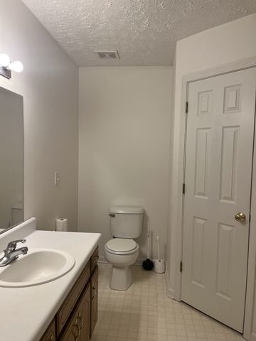 2047 Horncastle Dr, Murfreesboro, TN 37130