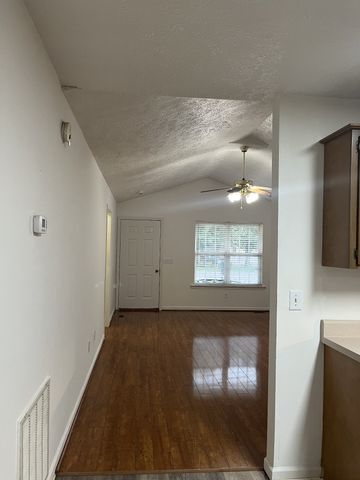 2047 Horncastle Dr, Murfreesboro, TN 37130