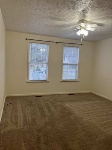 2047 Horncastle Dr, Murfreesboro, TN 37130