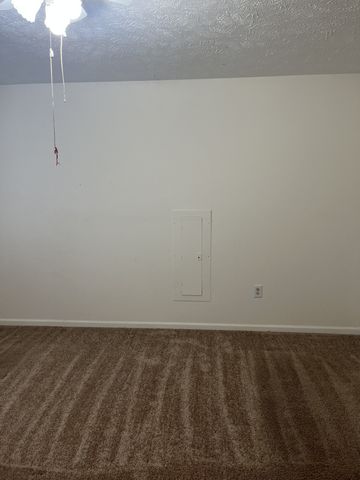 2047 Horncastle Dr, Murfreesboro, TN 37130