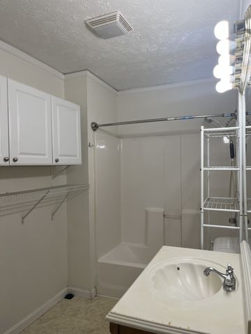 2047 Horncastle Dr, Murfreesboro, TN 37130