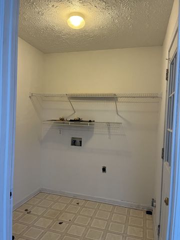 2047 Horncastle Dr, Murfreesboro, TN 37130