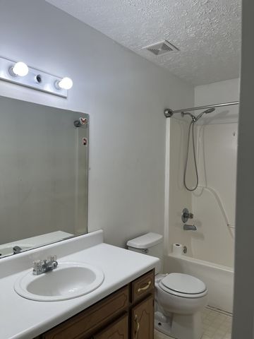 2047 Horncastle Dr, Murfreesboro, TN 37130