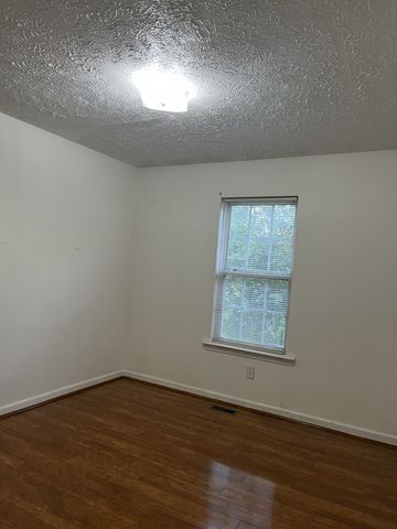 2047 Horncastle Dr, Murfreesboro, TN 37130
