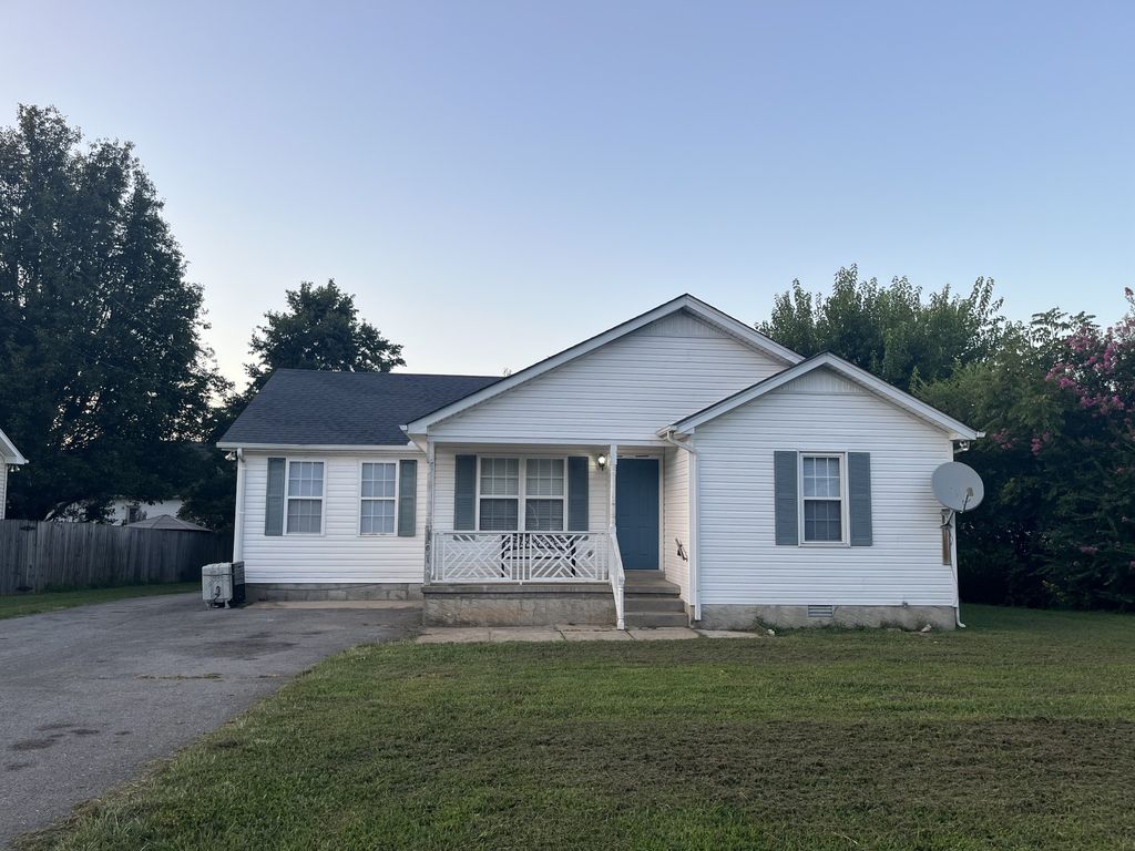 2047 Horncastle Dr, Murfreesboro, TN 37130