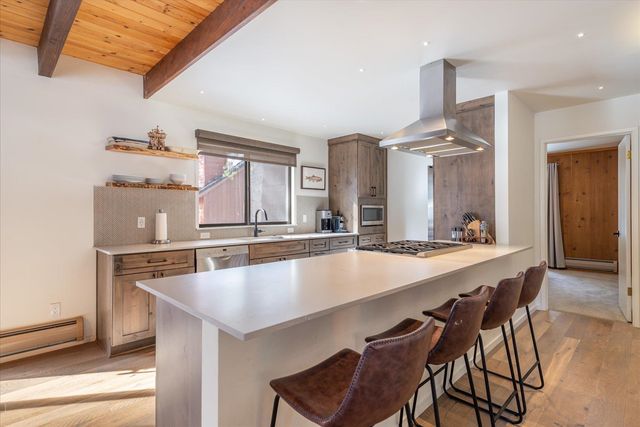 15310 Northwoods Boulevard, Truckee, CA 96161