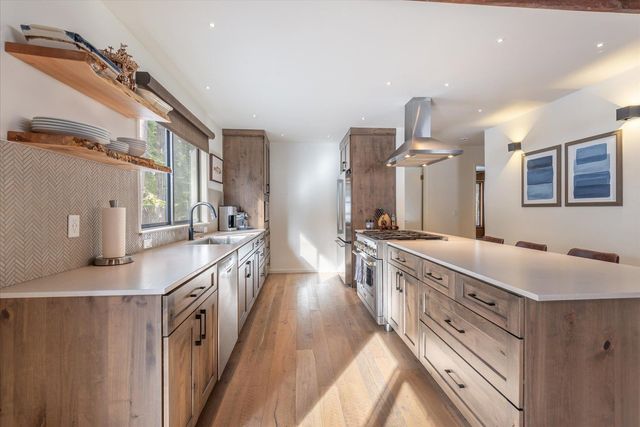 15310 Northwoods Boulevard, Truckee, CA 96161