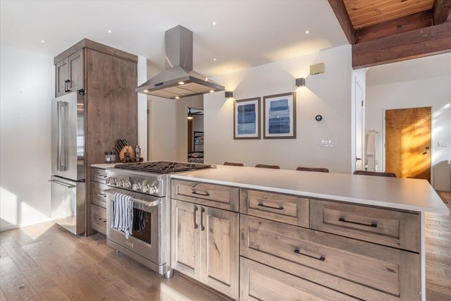 15310 Northwoods Boulevard, Truckee, CA 96161