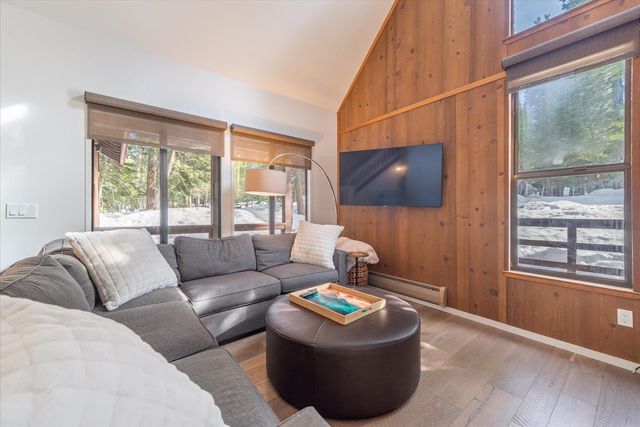 15310 Northwoods Boulevard, Truckee, CA 96161