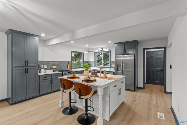 10001 SE Greenview Drive SE, Huntsville, AL 35803