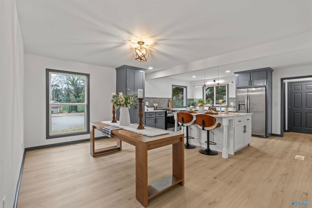 10001 SE Greenview Drive SE, Huntsville, AL 35803