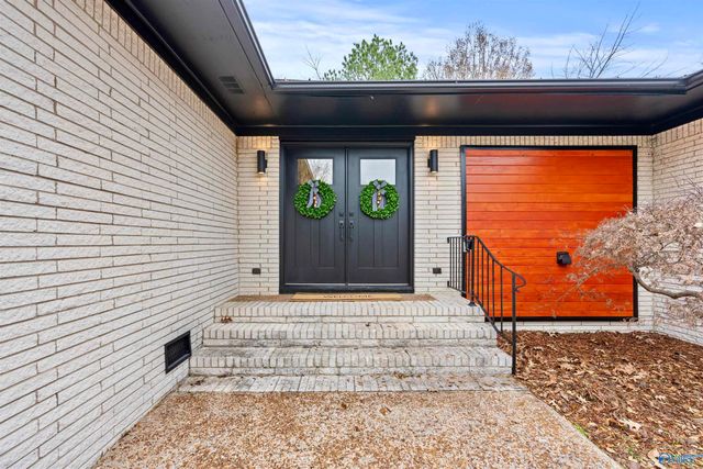 10001 SE Greenview Drive SE, Huntsville, AL 35803