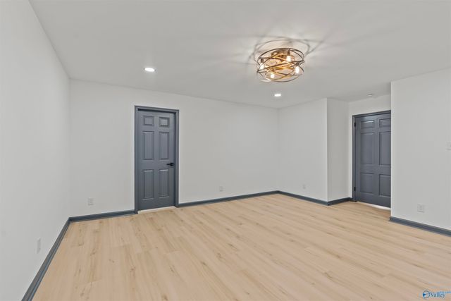 10001 SE Greenview Drive SE, Huntsville, AL 35803