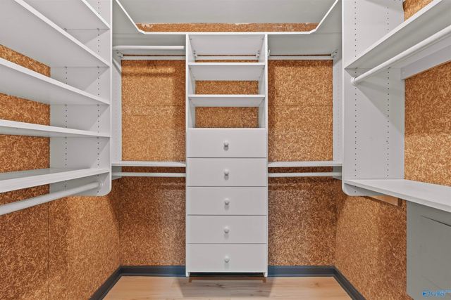 10001 SE Greenview Drive SE, Huntsville, AL 35803