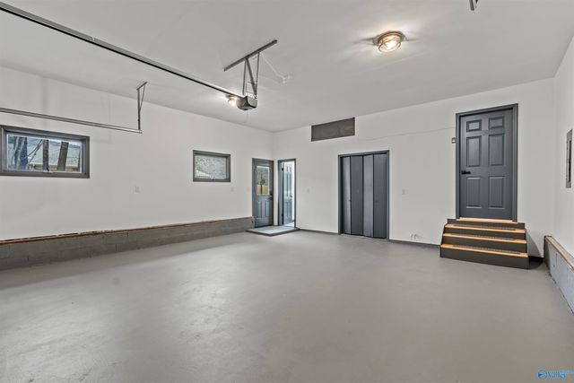 10001 SE Greenview Drive SE, Huntsville, AL 35803