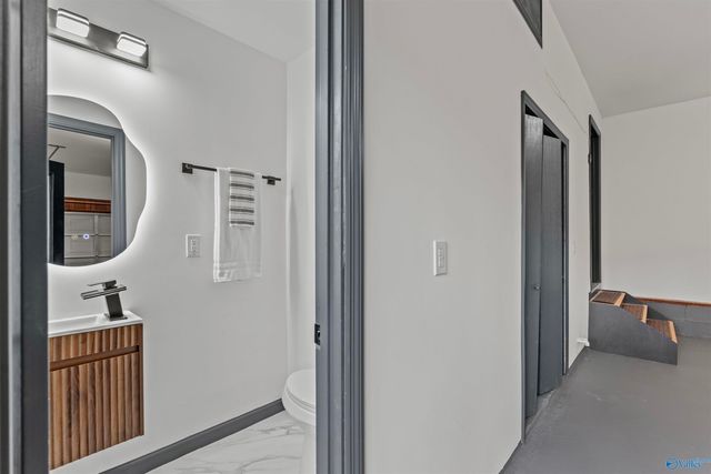 10001 SE Greenview Drive SE, Huntsville, AL 35803