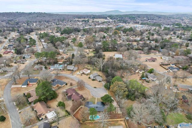 10001 SE Greenview Drive SE, Huntsville, AL 35803