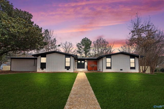 10001 SE Greenview Drive SE, Huntsville, AL 35803