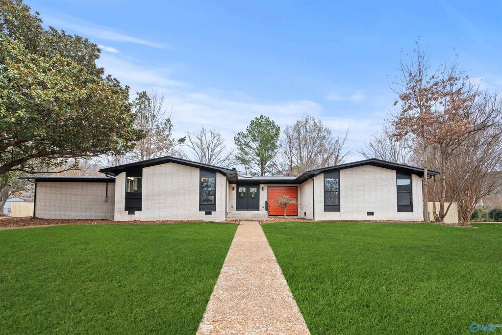 10001 SE Greenview Drive SE, Huntsville, AL 35803