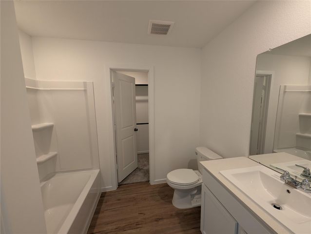 2943 Summer Breeze Way, Angleton, TX 77515