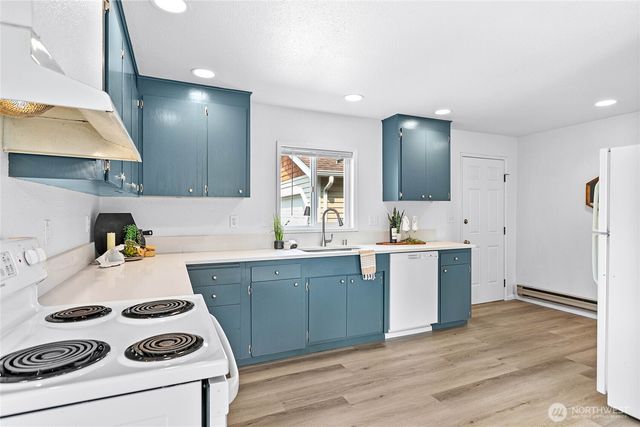 1227 E Indiana Street, Bellingham, WA 98226