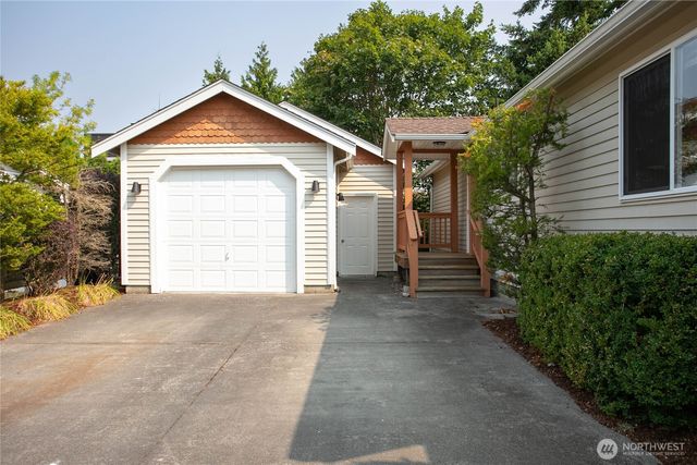 1227 E Indiana Street, Bellingham, WA 98226