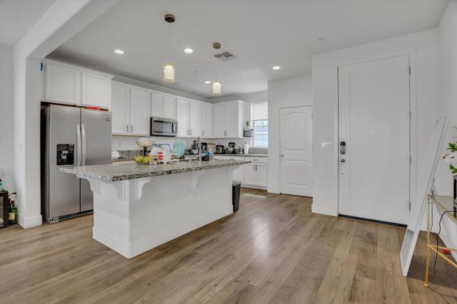 1668 S Macias Pl, Mountain House, CA 95391