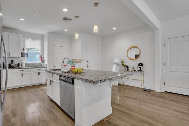 1668 S Macias Pl, Mountain House, CA 95391