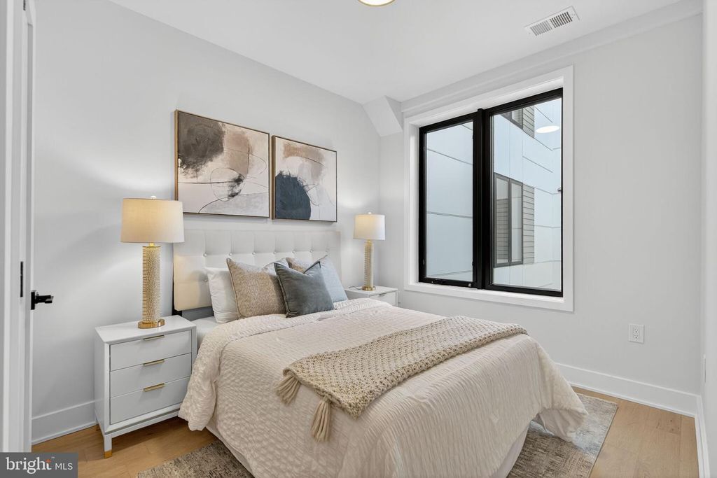 2440 ONTARIO RD NW #4, Washington, DC 20009