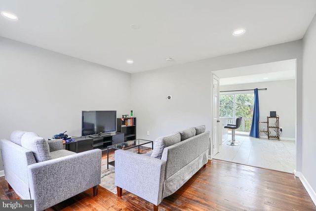 631 CHARRAWAY RD, Baltimore, MD 21229