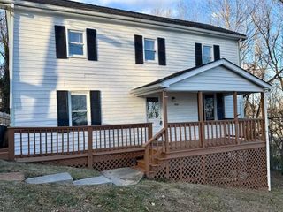 1127 W JOHNSON ST, Staunton, VA 24401