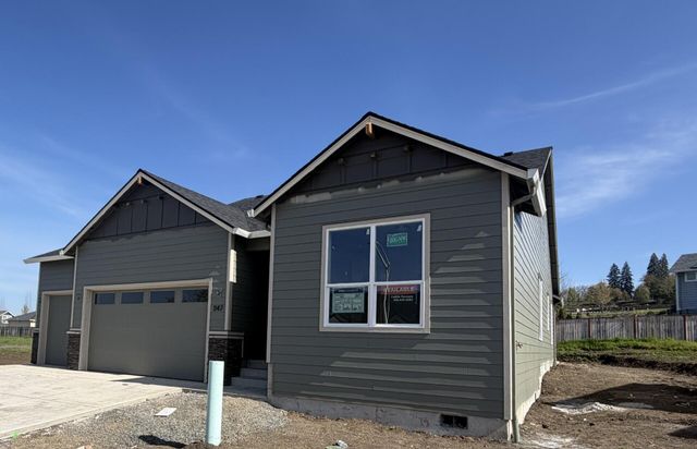 1147 Pumpkin Ridge Drive 321, Eagle Point, OR 97524