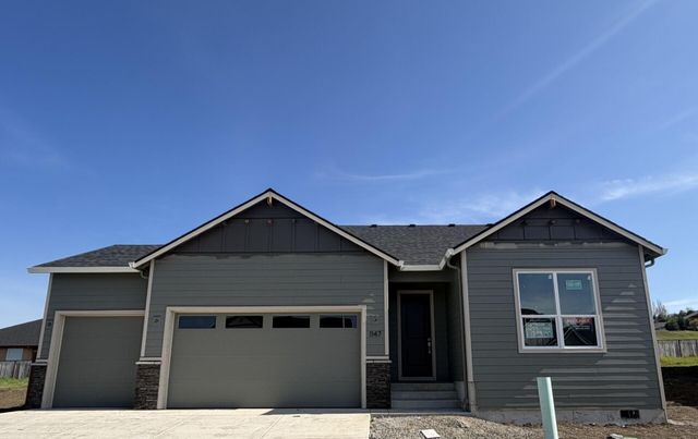 1147 Pumpkin Ridge Drive 321, Eagle Point, OR 97524