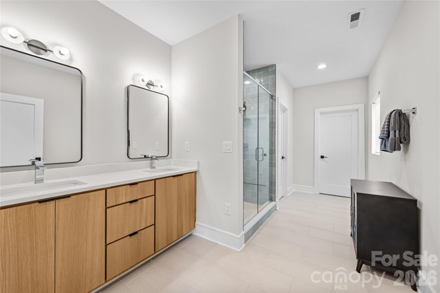 3020 Cobbs Hill Road, Charlotte, NC 28205