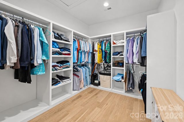 3020 Cobbs Hill Road, Charlotte, NC 28205