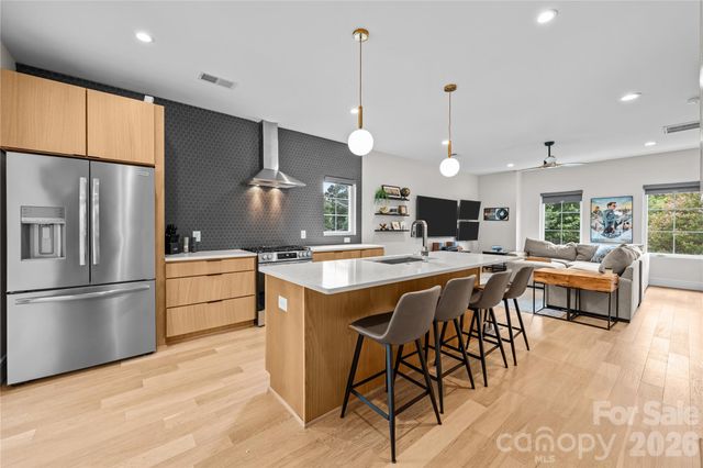 3020 Cobbs Hill Road, Charlotte, NC 28205