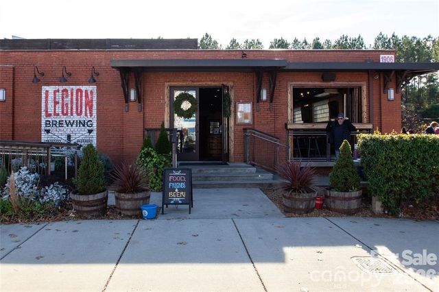 3020 Cobbs Hill Road, Charlotte, NC 28205