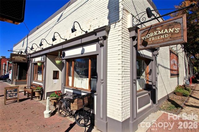 3020 Cobbs Hill Road, Charlotte, NC 28205