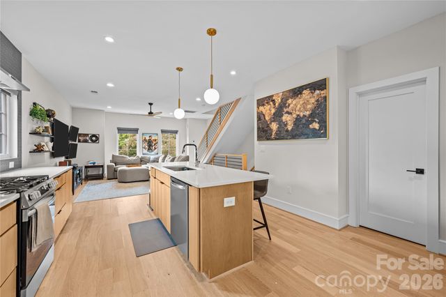 3020 Cobbs Hill Road, Charlotte, NC 28205