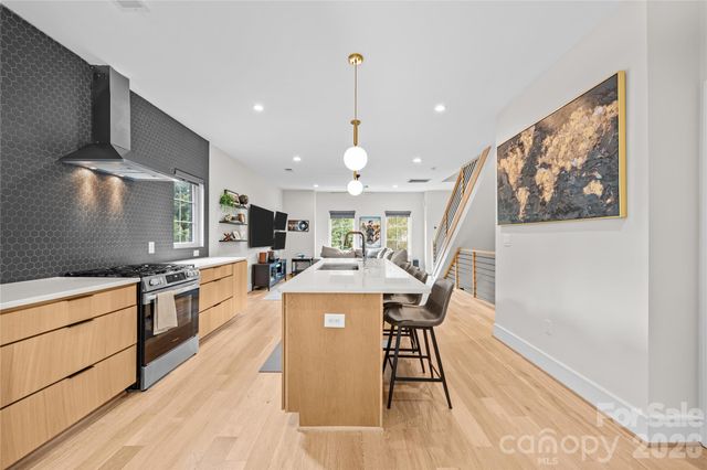 3020 Cobbs Hill Road, Charlotte, NC 28205