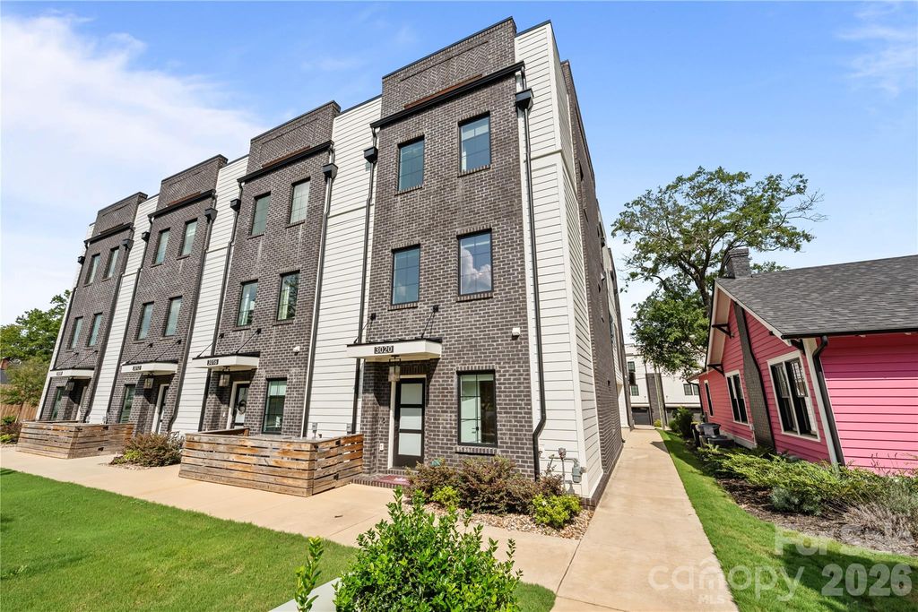 3020 Cobbs Hill Road, Charlotte, NC 28205