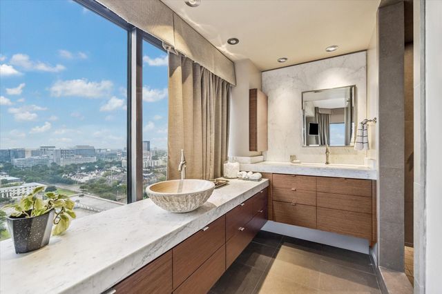 2001 Holcombe Boulevard 2006, Houston, TX 77030