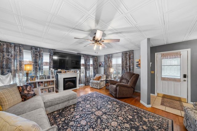 104 Brown Ln, Tracy City, TN 37387