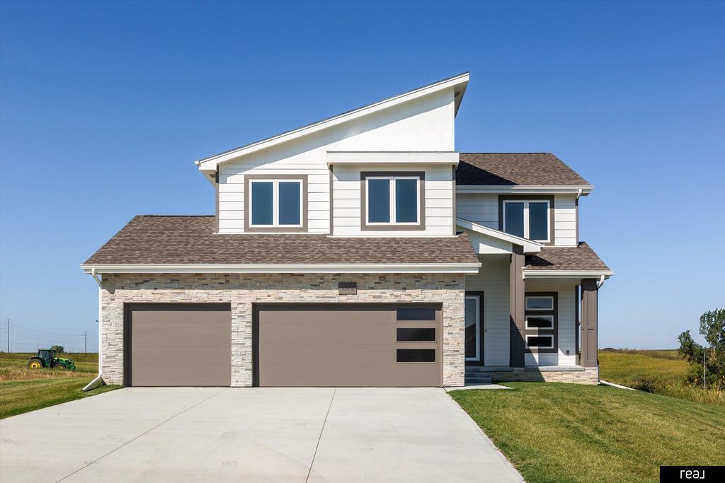 5512 N 190th Avenue, Elkhorn, NE 68022