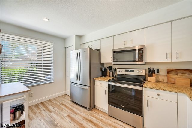 6650 Huntington Lakes CIR 102, Naples, FL 34119
