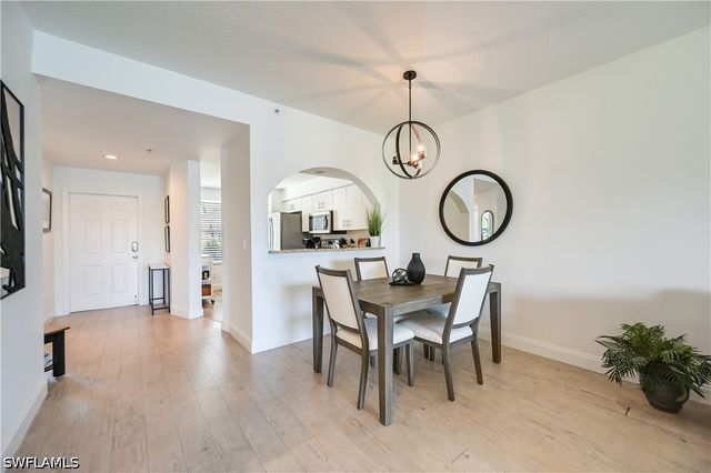6650 Huntington Lakes CIR 102, Naples, FL 34119