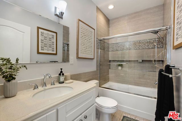 11225 Peach Grove Street 104, Los Angeles, CA 91601