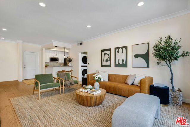 11225 Peach Grove Street 104, Los Angeles, CA 91601
