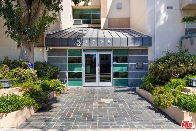 11225 Peach Grove Street 104, Los Angeles, CA 91601